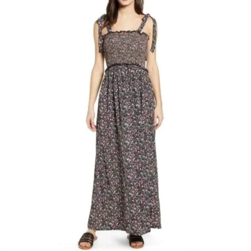 Angie Floral Junior Maxi Smocked Sundress Size Small Black